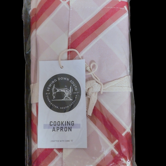 Sewing Down South plaid apron - Picture 3 of 3